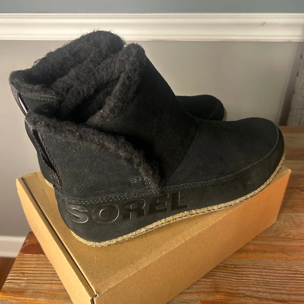 Sorel Explorer Joan Cozy Booties -‎ Black Suede, Faux Fur Trim - Women's Size 10